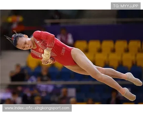 体操天才展示柔韧动作吓坏网友