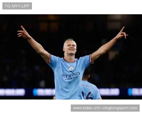 哈兰德强行带球突破令人侧目 哈兰德强行带球突破令人侧目