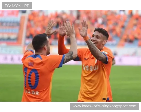 球队在客场连克强敌,士气与排名双双回升 球队在客场连克强敌,士气与排名双双回升