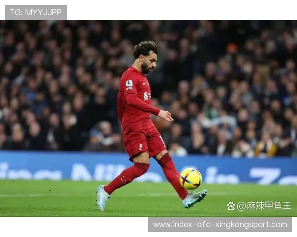 利物浦前场连续压迫，萨拉赫顶在前点暴力破门