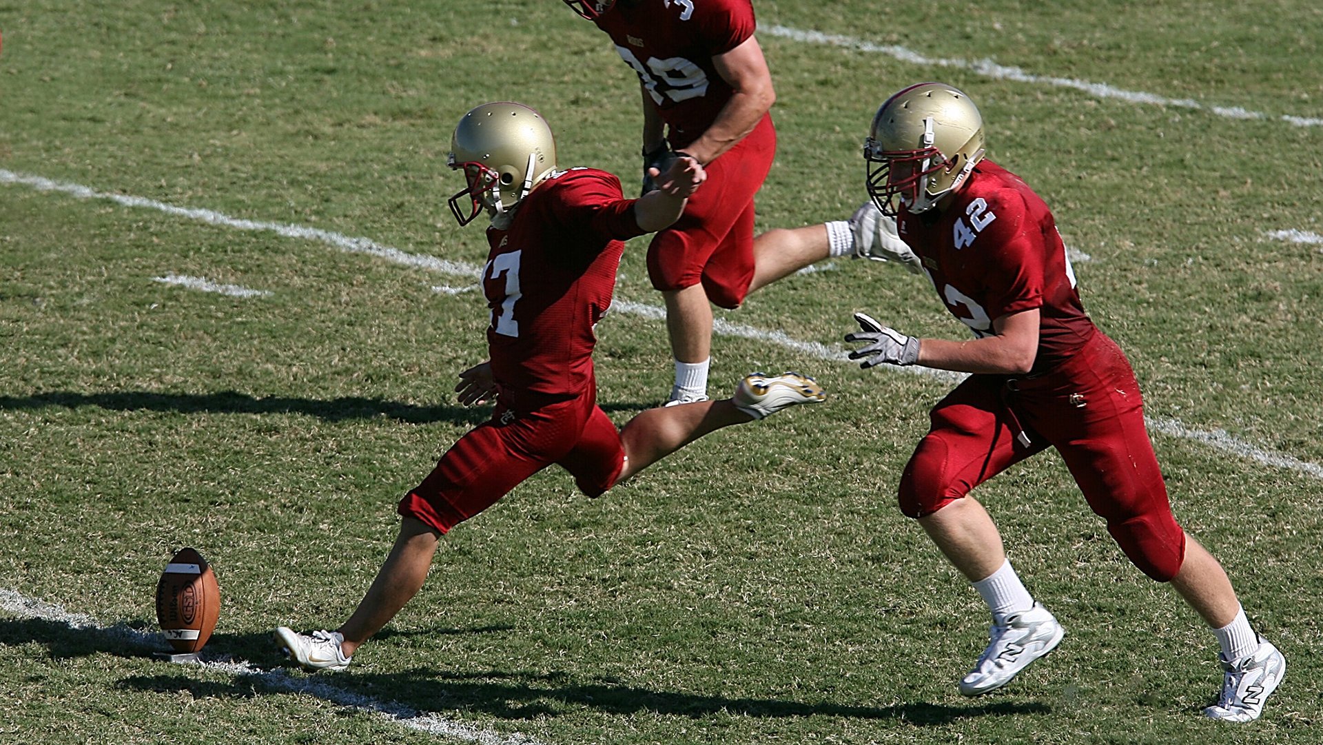 越野拉力摩托穿越赛 多路况混合构成“大自然赛道”